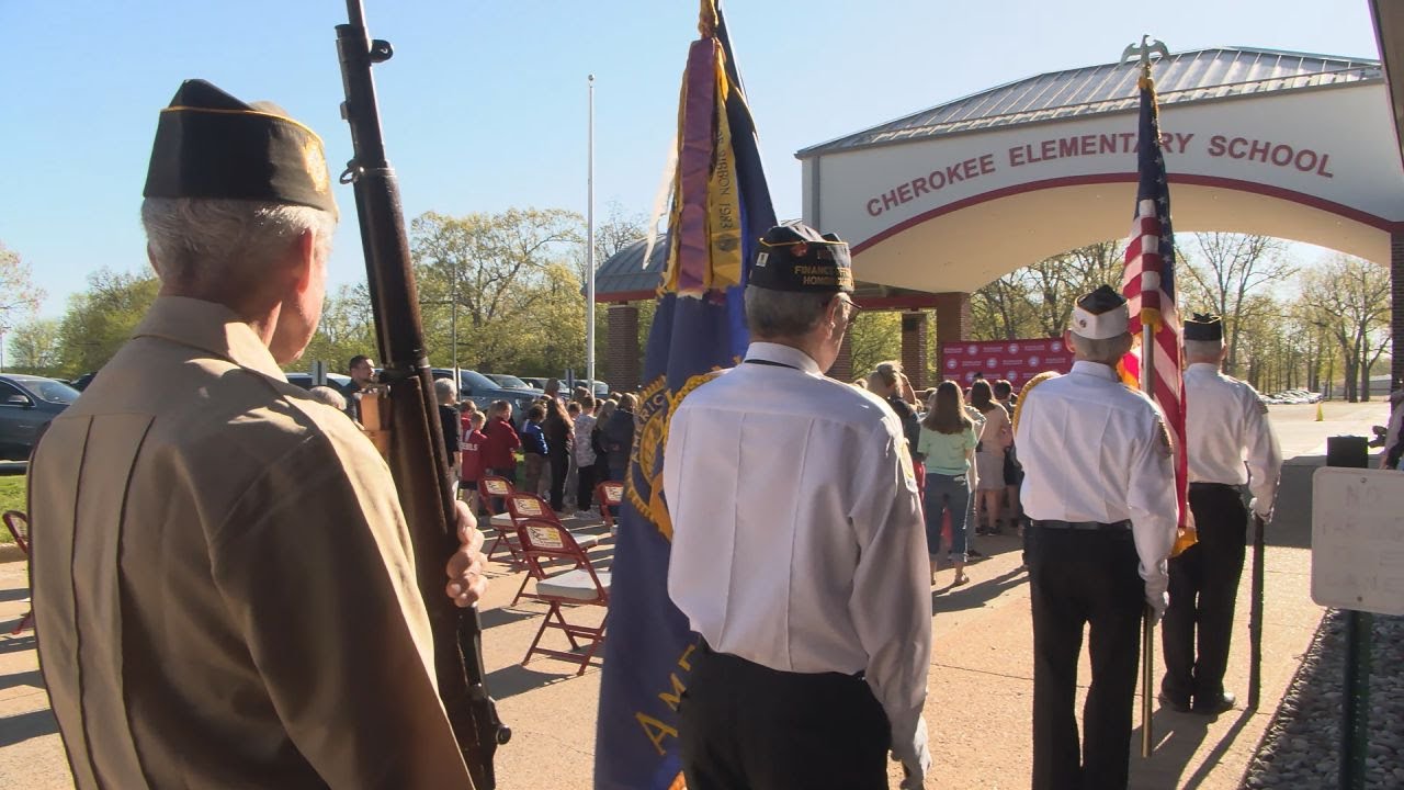Highland School District celebrates of building