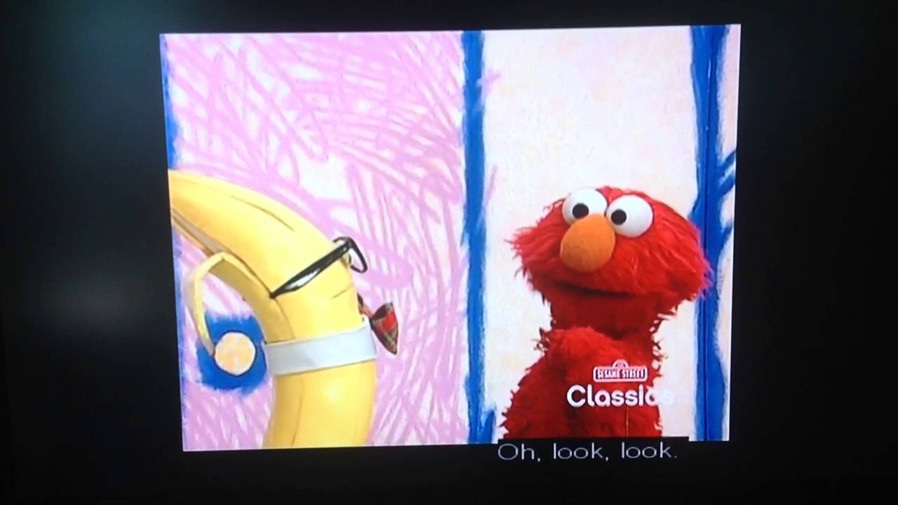 Elmo talks to a banana YouTube