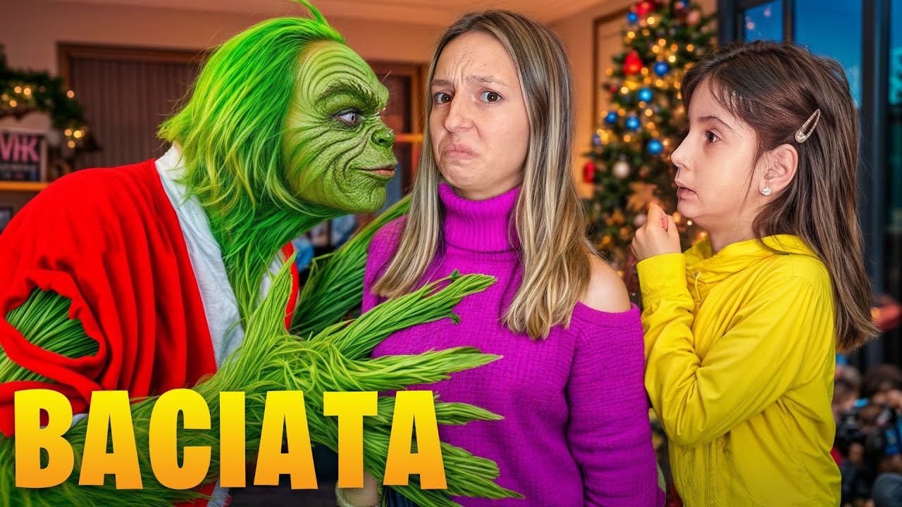 IL GRINCH BACIA LAURA E AURORA LO SCOPRE! PAPÀ MIKE CORRE E LA SALVA!