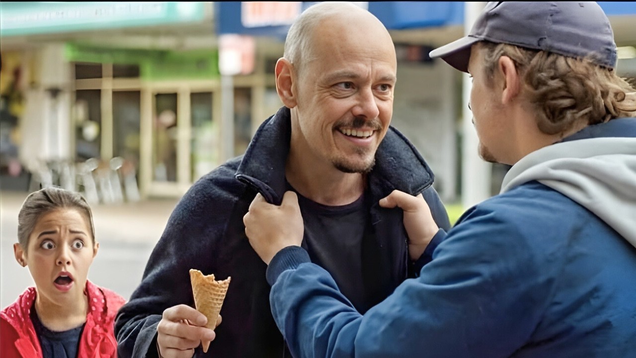 Eles MEXERAM com o PAI DELA… e descobriram TARDE DEMAIS que era um ASS4SSINO