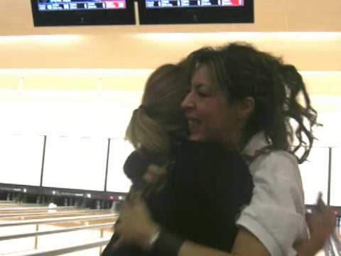 Bowlingdigital's 2008 BWC - Sara Vargas, Colombia, rolls the first 300 game
