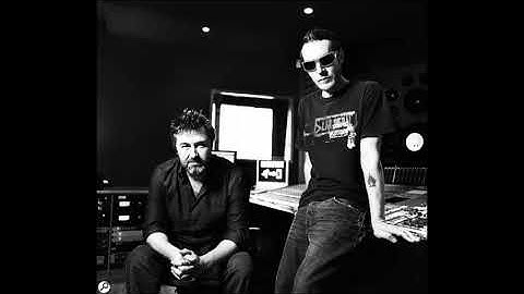 One Point Six (3D) - Mirror Image