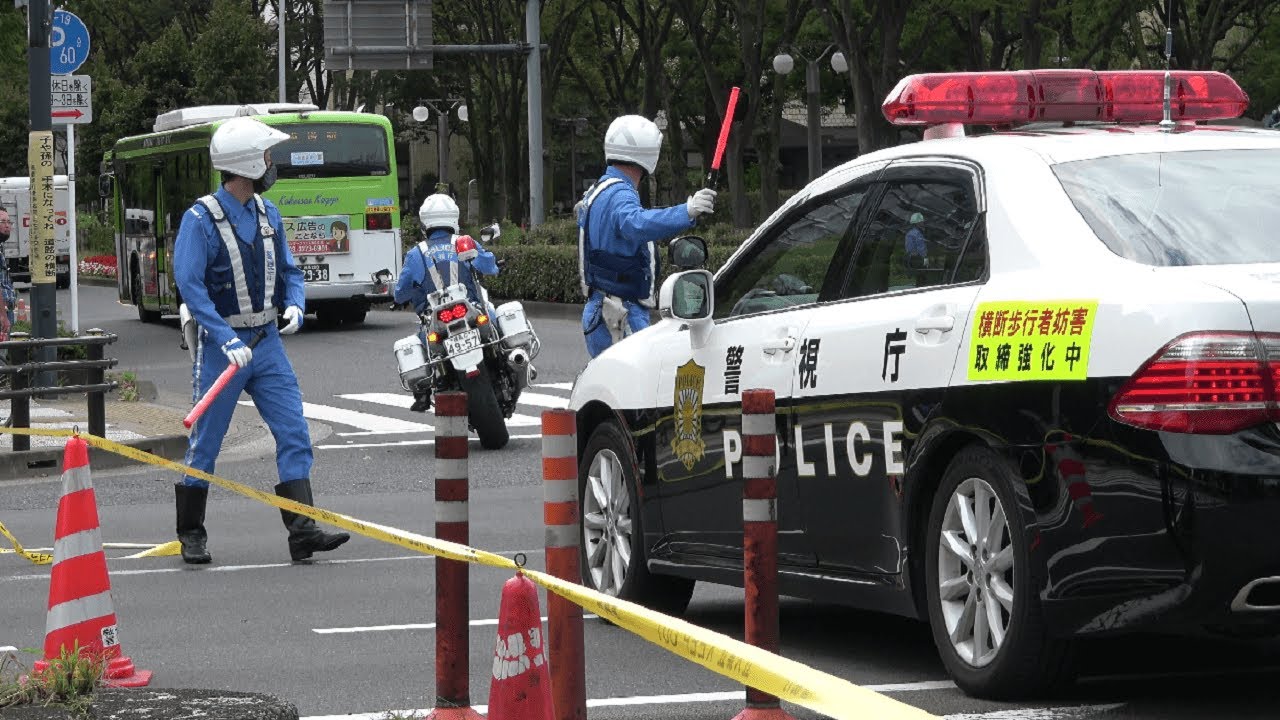 Nシステムが破壊される衝撃的な交通事故が発生し道路が通行止めに Nシステム完全撤去から白バイ パトカー 警察官の連携も難しい通行止め解除までの全記録 賠償金凄そう Youtube