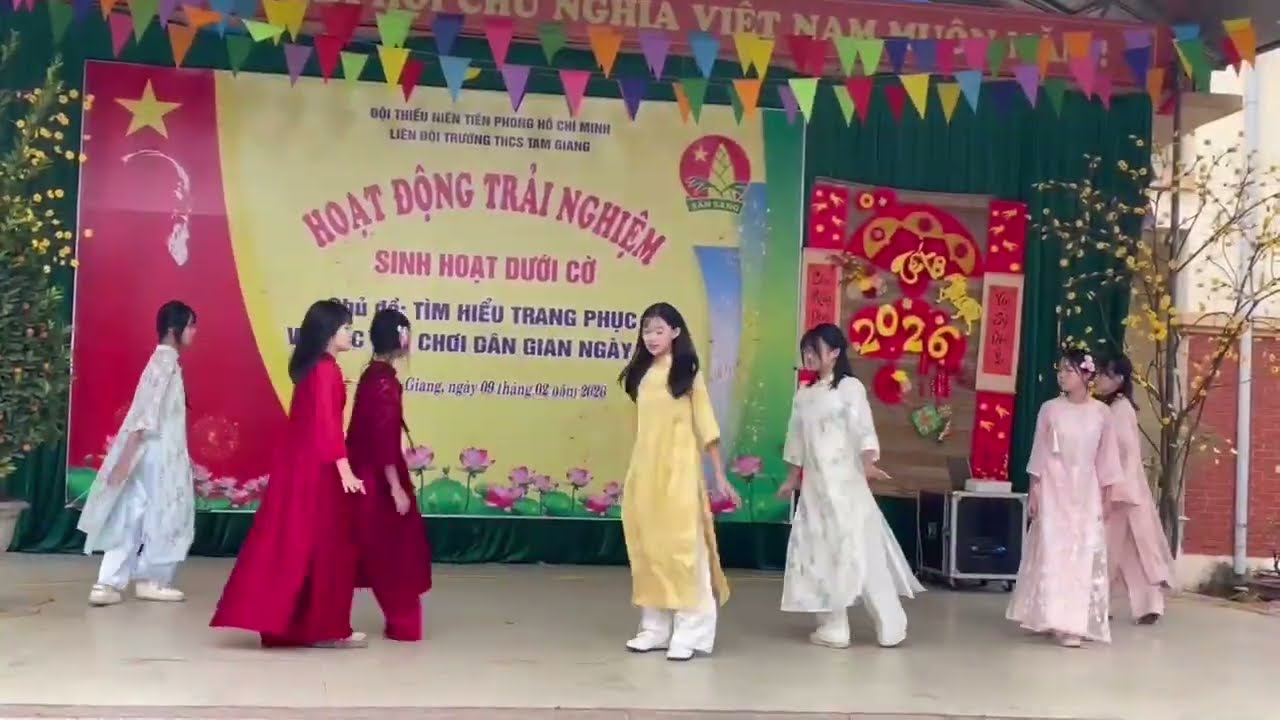 Tết Đong đầy xuân của các nữ khối 8 biểu diễn của Trường THCS tam Giang Bắc Ninh🧧 01 tháng giêng Â/L