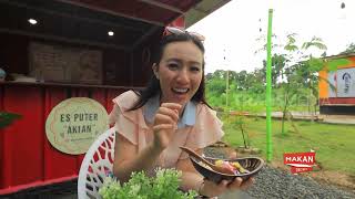Tasya Panggabean Menikmati Kesegaran  Es Puter Jadoel Akian | MAKAN RECEH (18/08/23)
