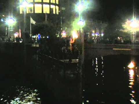 Vidéo: WaterFire Réchauffe Les Nuits D'automne à Providence, Rhode Island - Réseau Matador