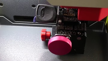 How to copy a Ford Tibbe key on SEC E9 key cutting machine