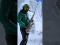 Саксофон і танок на Евересті