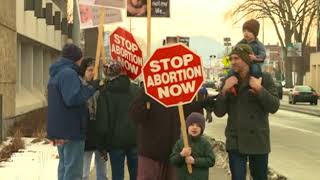 Right to Life group holds peaceful protest outside Gundersen Medical Center