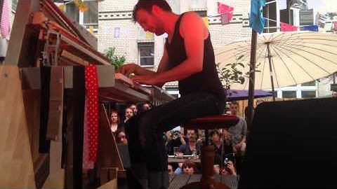 Nils Frahm presents the bespoke Klavins Una Corda Piano (10/06/14)