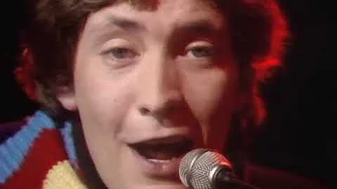 Chris Rea - Fool If You Think Its Over (Official M...