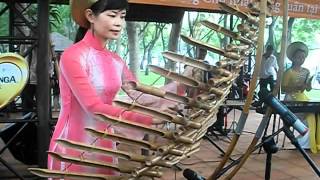 #vietnamese #music instrument #Trung...a bamboo #Xylophone chords