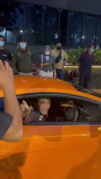 NAIK LAMBORGHINI TAPI BAYAR PARKIR 2 RIBU BIKIN MALU