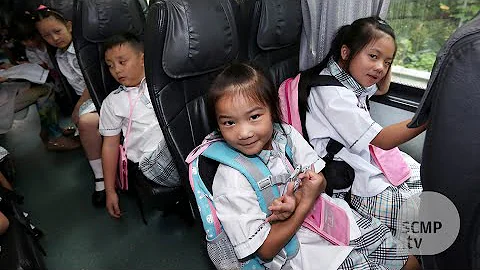 How 2 young students travel over 2 hours from Shenzhen to Hong Kong every day for school - DayDayNews