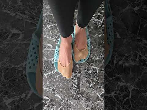 Smelly stinky nylon toes