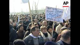 Thousands protest against US backing of President Sakaashvili