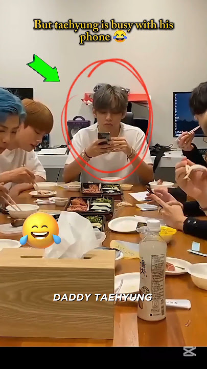 Other members were eating their food but taehyung 😂'#shorts#bts