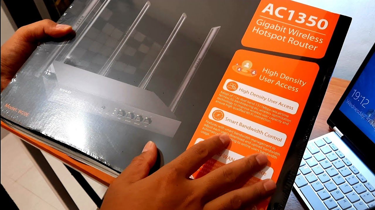 Tenda W20E WiFi AC1350 Load Balancing Router, Unboxing & Quick Look