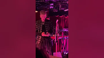MGK plays an unreleased song at his secret show #machinegunkelly