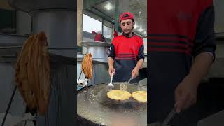 Making fresh prata bread on hot tawa for a delicious breakfast treat #fyp #shorts #streetfood