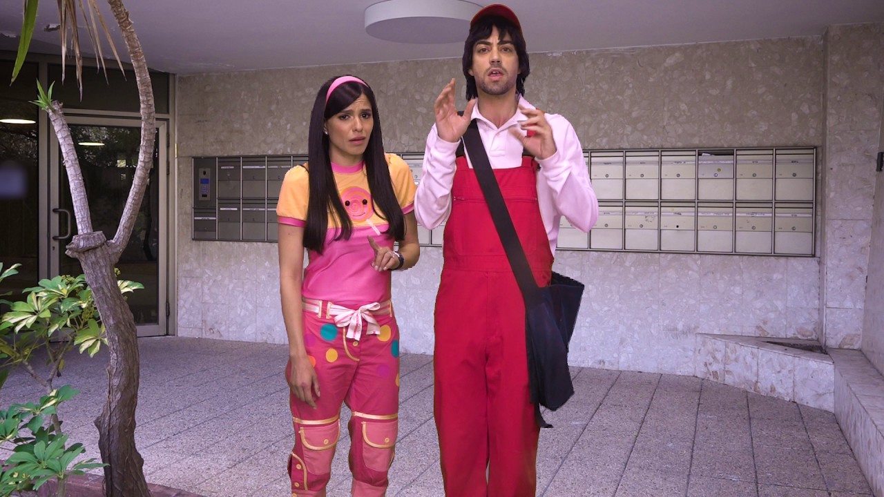 לומדים לקרוא שעון עם מיכל הקטנה