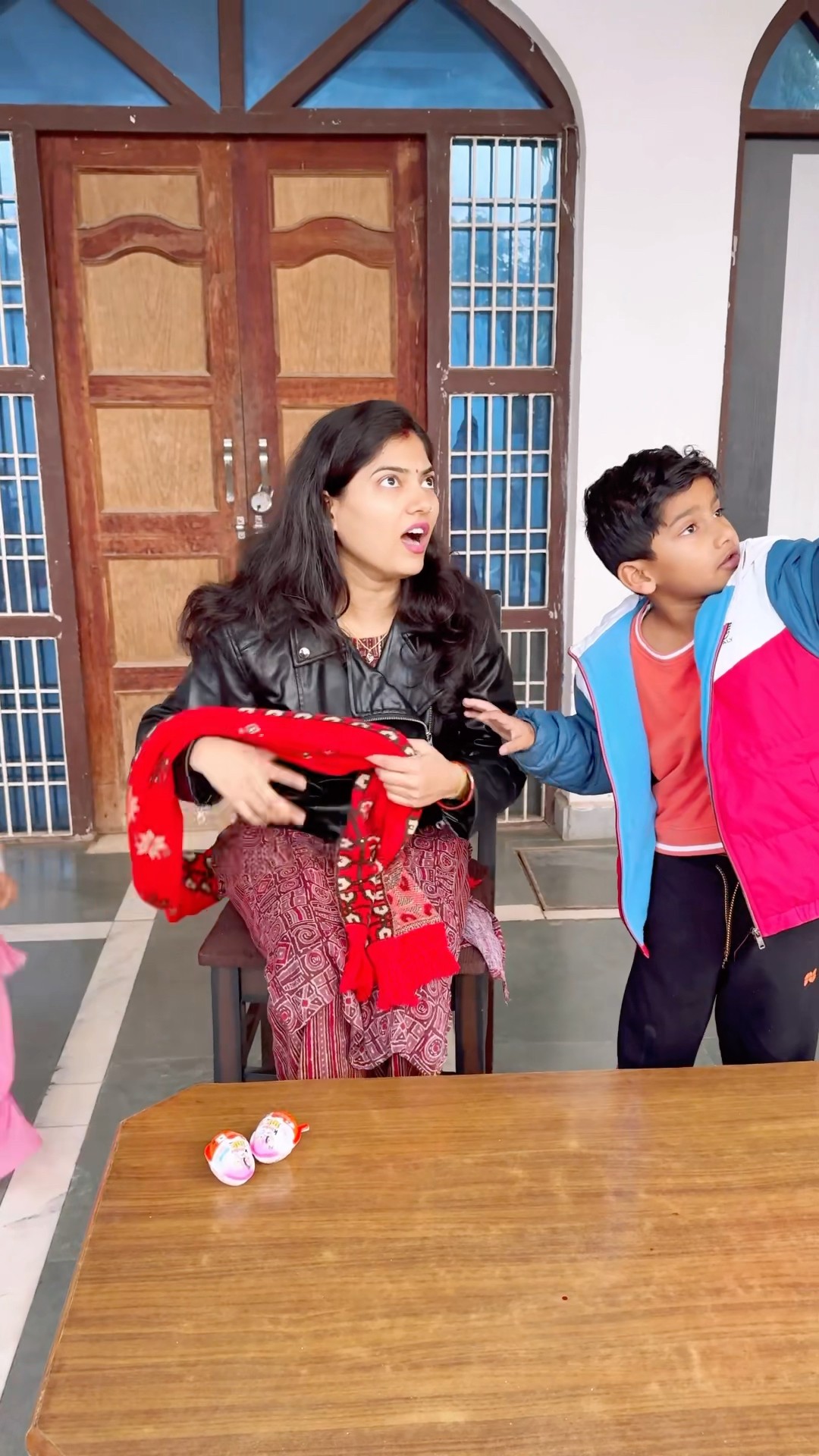 Anant le gya mumma ki kinderjoy ??