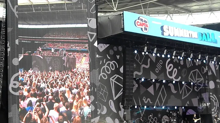 One Direction - Night Changes - Summertime Ball 2015