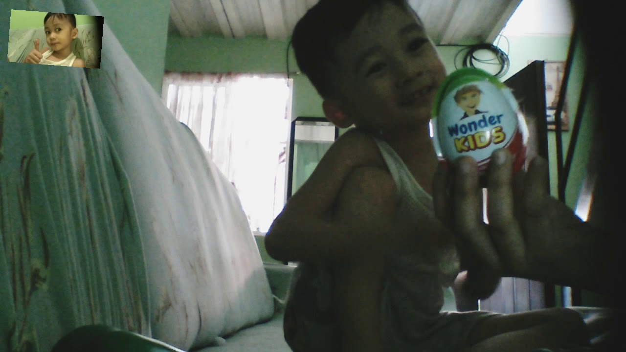 Binilhan si matt ng... surprise egg ni mama