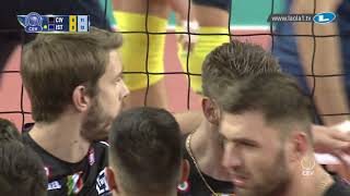 Trademark Micah Christenson one-handed set to be finished by Jiri Kovar. #CLVolleyM