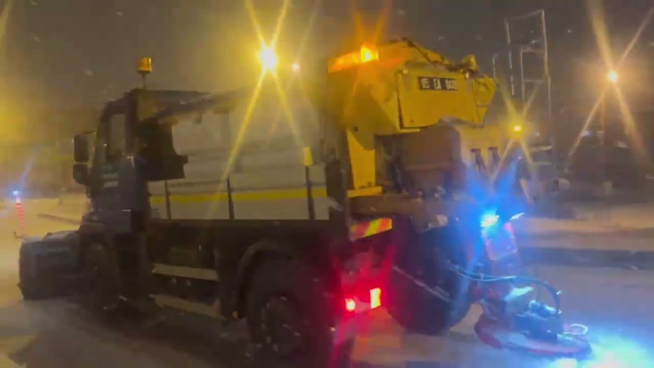 BÜYÜKŞEHİR EKİPLERİ BEKLENEN KAR YAĞIŞINI HAZIRLIKLI KARŞILADI