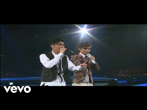 張敬軒 Hins Cheung, 關楚耀 Kelvin Kwan - 餘震 (Live from 酷愛張敬軒演唱會)