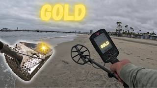 So much Fun finding GOLD on the Beach 😱😮