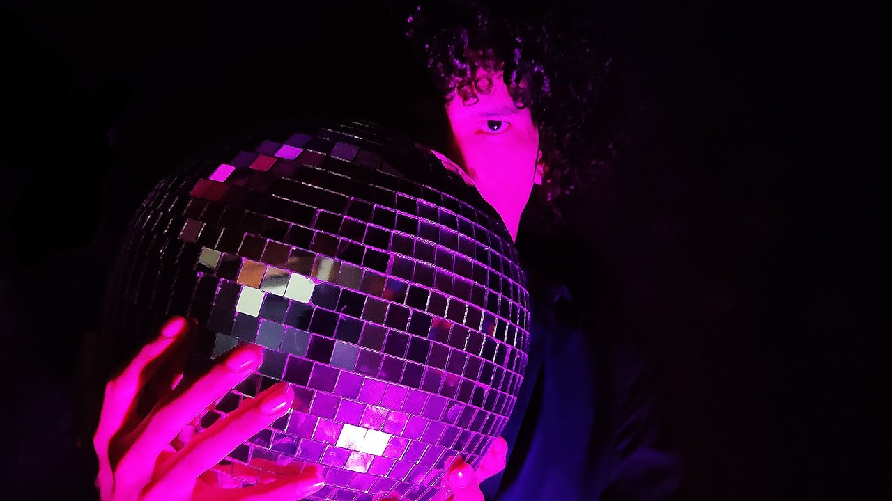 Watch Esron - Discoteca feat. Ce$ae (Vídeo Oficial) on YouTube Watch Esron - Discoteca feat. Ce$ae (Vídeo Oficial) on YouTube