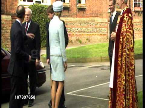 Video: Prins Harry Och Prins William Delade Intäkterna Från Princess Diana Foundation