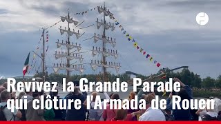 Les images de la Grande parade sous la pluie