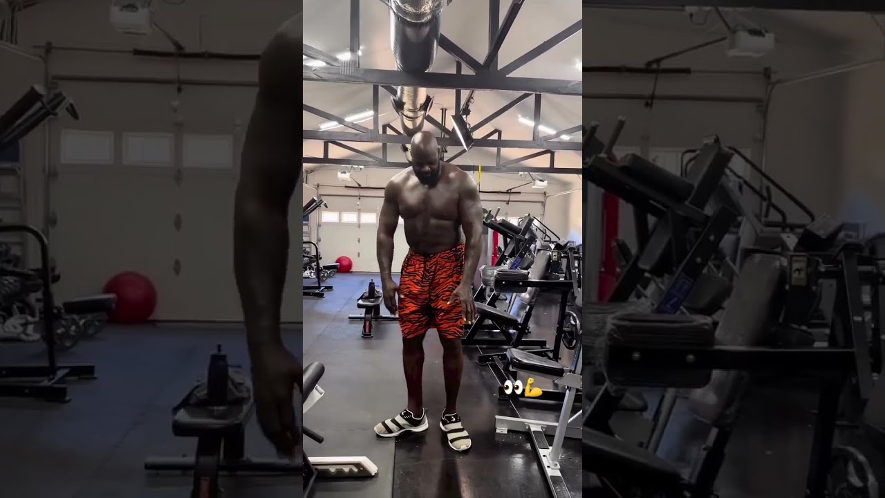  Shaq Out Here Flexin