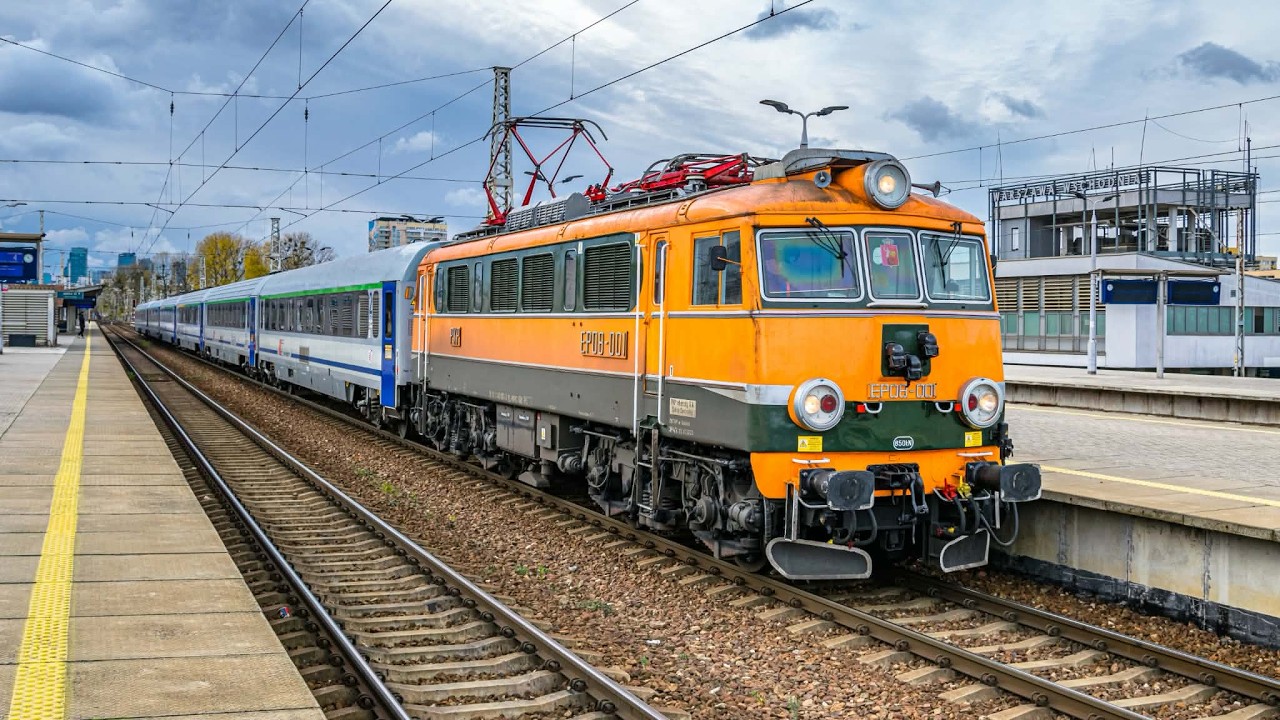 Pociągi Warszawa 2025