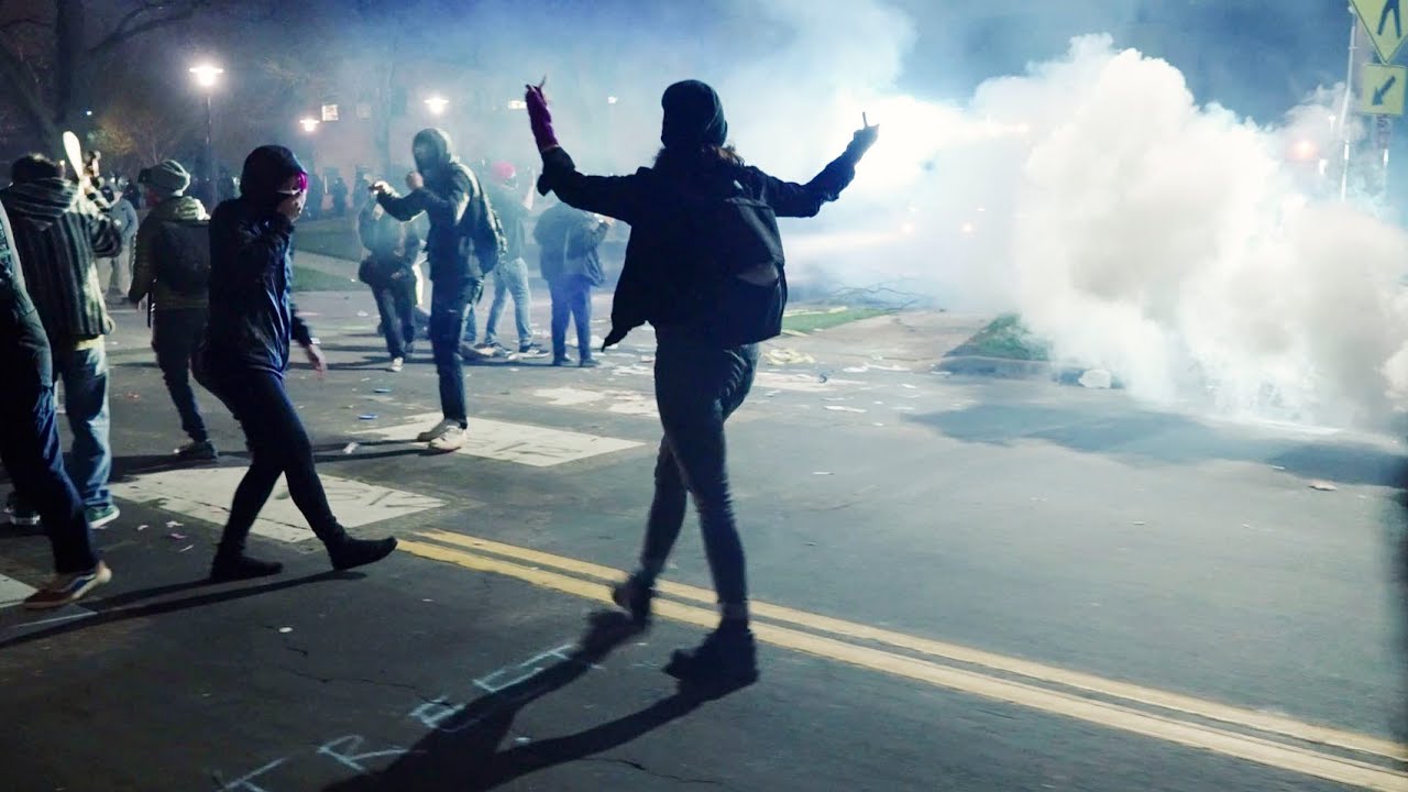 Tear gas and rubber bullets after police fatally shot 20-year-old Daunte Wright in Brooklyn Center