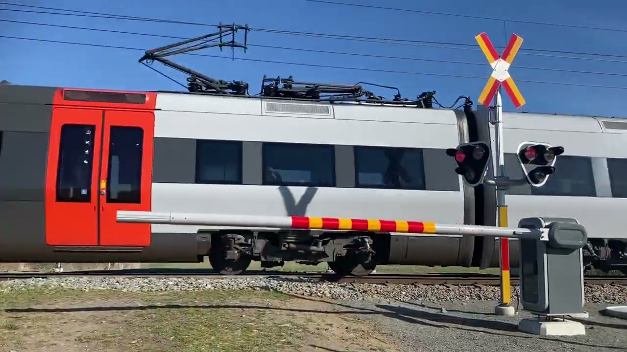 *ALEX* Järnvägsövergång Lillö / Brand new Swedish railroad crossing