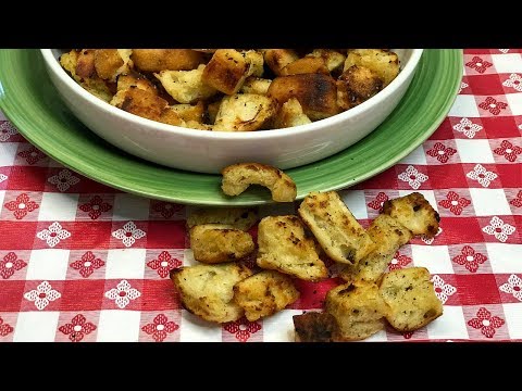 CRUNCHY GARLIC CROUTONS!! DELICIOUS KITCHEN BASIC!