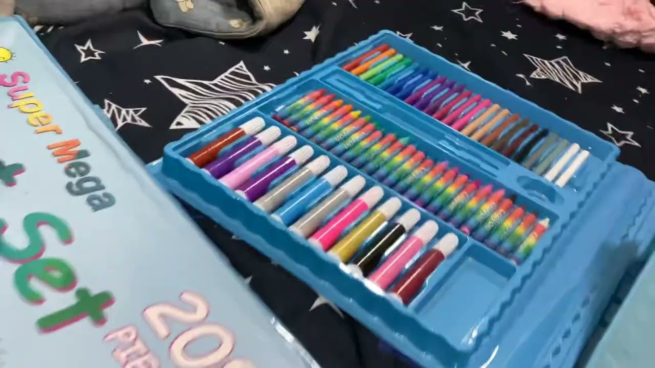Opening Super Mega Art Set | 208 Pieces | 42 Pieces 