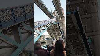 tower bridge folding for passes ship.#london🇬🇧#londoncity#uk#viralvideo