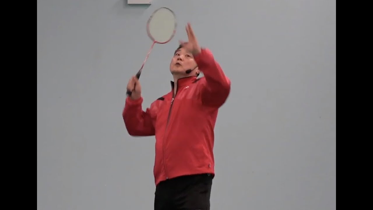 How to teach clear-Lesson (1) Why forehand clear is the most important hitting action in badminton