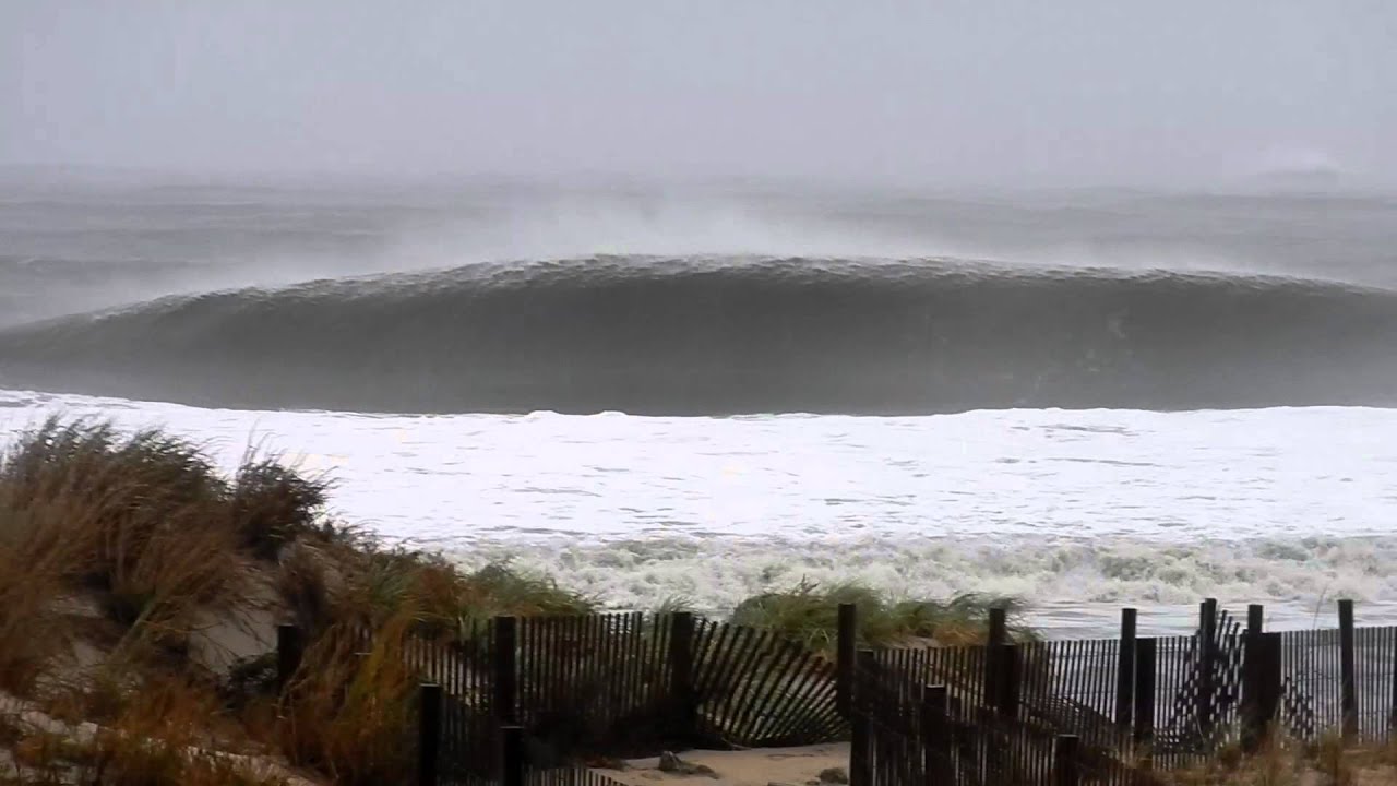 Huge Hurricane Sandy Waves