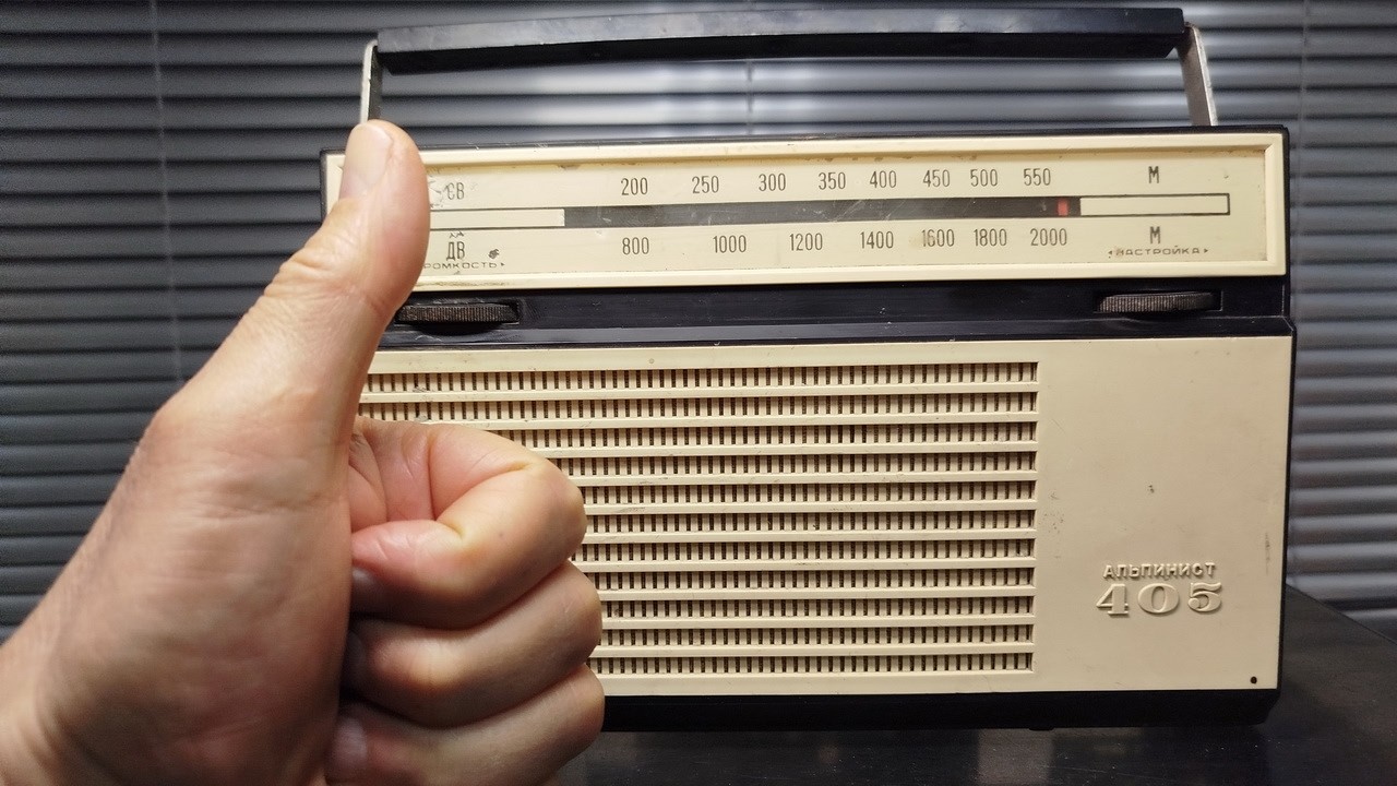 Обзор вечернего радиоэфира на транзисторный приёмник 