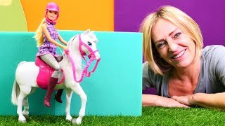 Barbie Oyuncak Kutusu Açılımı. Barbie Ata Biniyor