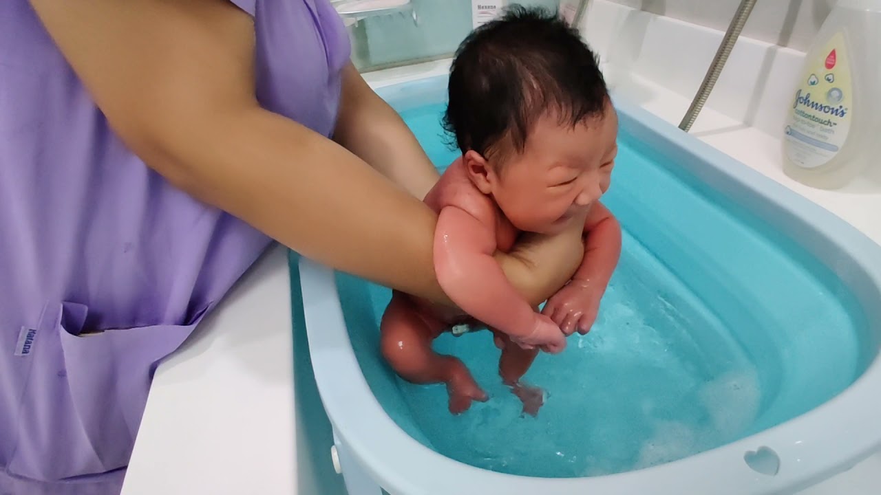 วิธีอาบน้ำเด็กทารก