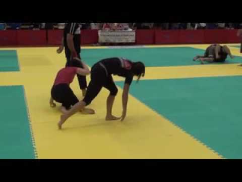 Rachel DQ Kneebar