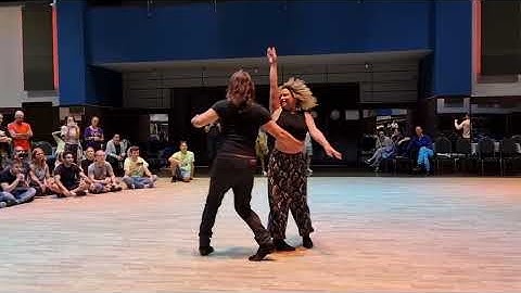 Amazing lambada demo by Ariel & Leticia at Zouktime 2022