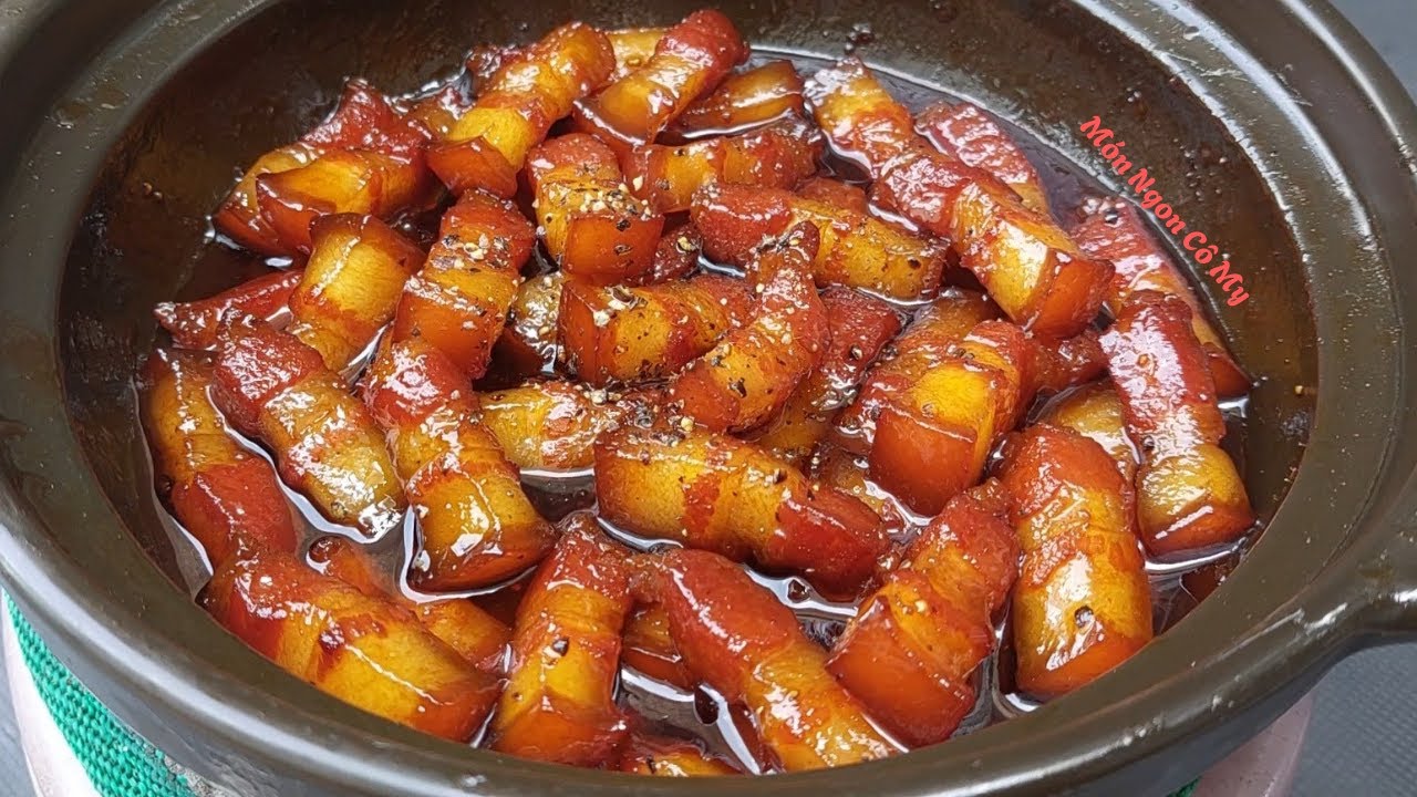 Làm theo cách này để món thịt kho tiêu màu đẹp ngon đậm đà tốn cơm lắm